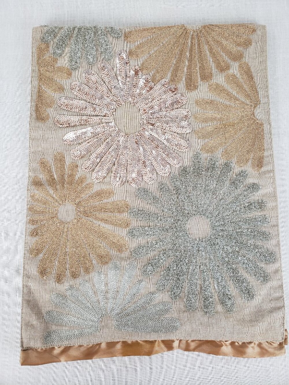 Pier 1 Imports Mini Table Runner Neutral Sequin Metallic Floral Textured 14x36 - Picture 3 of 12